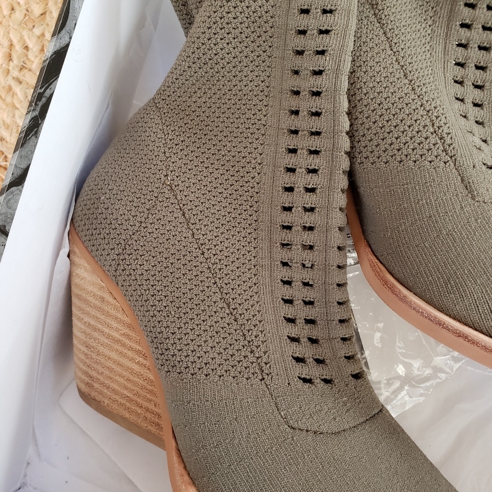 Free people Jeffrey Campbell Ottoman Sz 5 to 5.5 read
